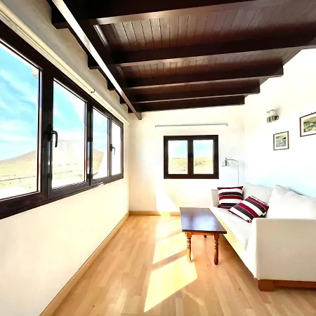 Casa Rural Con Piscina, Wifi Y Estupenda Vistas A Volcan, Lanzarote *