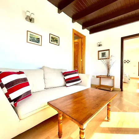 Casa Rural Con Piscina, Wifi Y Estupenda Vistas A Volcan, Lanzarote