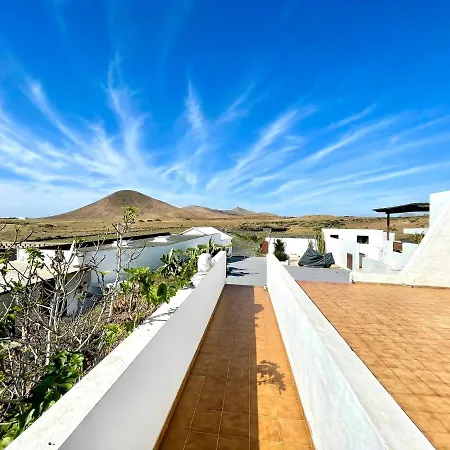 Villa Casa Rural Con Piscina, Wifi Y Estupenda Vistas A Volcan, Lanzarote