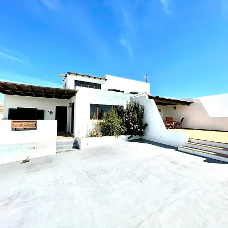 Villa Casa Rural Con Piscina, Wifi Y Estupenda Vistas A Volcan, Lanzarote