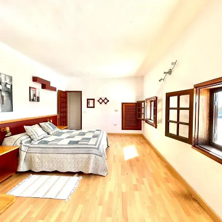 Villa Casa Rural Con Piscina, Wifi Y Estupenda Vistas A Volcan, Lanzarote Costa Teguise